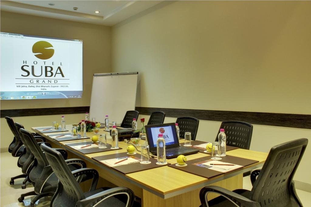 Hotel Suba Grand Dahej Exterior foto